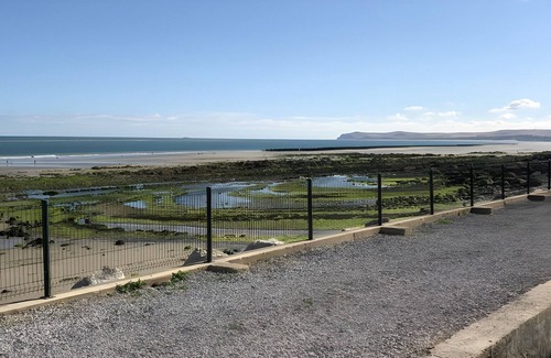 Audinghen Apartment | Holiday Home 'Logement Face Mer' with Sea View