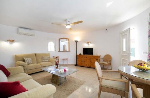La Canuta House | Holiday Home Louisa by Interhome