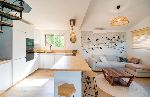 Seignosse House | Holiday Home 'Maison Des Tucs Dous' with Terrace, Wi-Fi and Air Conditioning