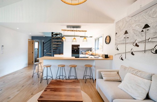 Seignosse House | Holiday Home 'Maison Des Tucs Dous' with Terrace, Wi-Fi and Air Conditioning