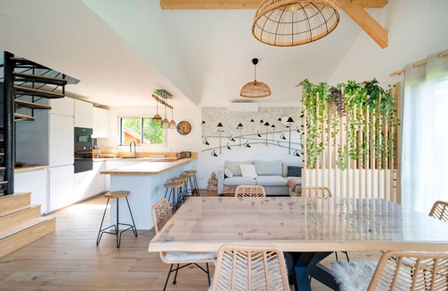 Seignosse House | Holiday Home 'Maison Des Tucs Dous' with Terrace, Wi-Fi and Air Conditioning