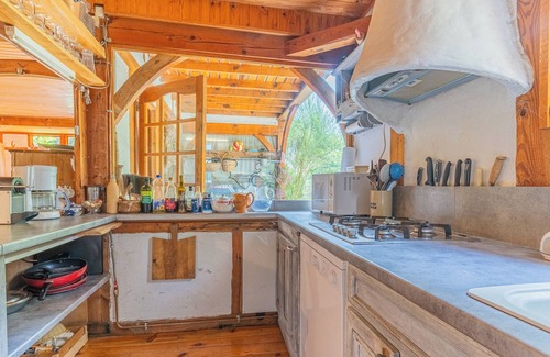 Pissos House | Holiday Home 'Maison Landaise' with Private Terrace, Private Garden and Wi-Fi