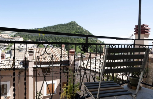 Ovindoli House | HOLIDAY HOME Mìrame 2min. from the historic center, renovated romantic and elegant