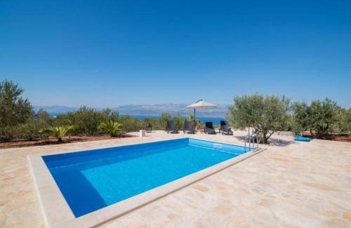 Supetar Villa | Holiday Home My Summer House - Two-Bedroom Holiday Home with Private Pool and Terrace - ST