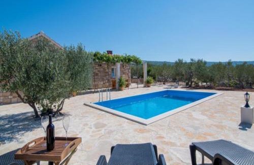 Supetar Villa | Holiday Home My Summer House - Two-Bedroom Holiday Home with Private Pool and Terrace - ST