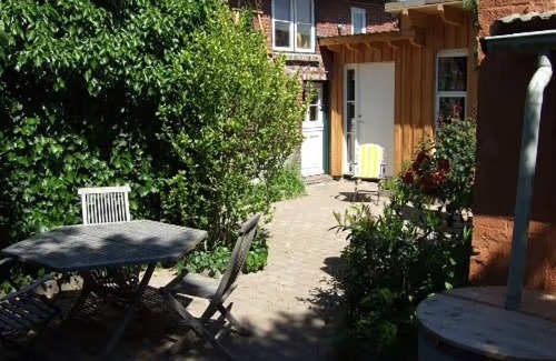 Witzwort House | Holiday Home 'Reetdachhaus Auf Eiderstedt' with Private Terrace and Wi-Fi