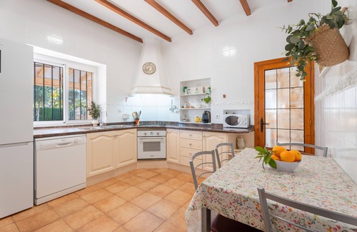 Navarres House | Holiday Home 'Reme ' with Private Pool, Wi-Fi and Air Conditioning