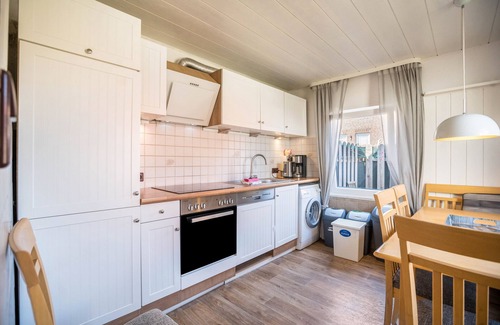 Juist House | Holiday Home 'Seehaus Juist' near the Beach with Sea View, Wi-Fi & Terrace