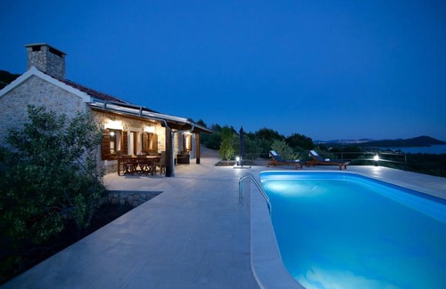 Drage House | Holiday Home Svemir