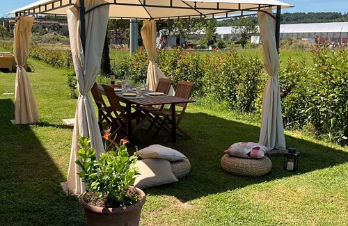 Montecarlo House | Holiday Home 'The Country House' with Private Pool, Private Garden and Wi-Fi