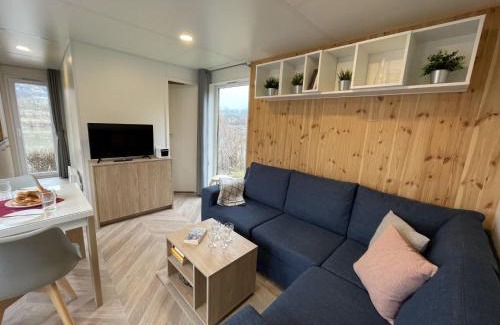 Riedenburg House | Holiday Home Tiny Haus Schleusenblick by Interhome