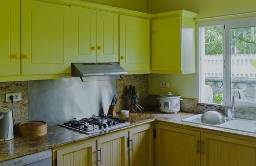 Trou d'Eau Douce House | Holiday home "Villa Radani" swimming pool and garden