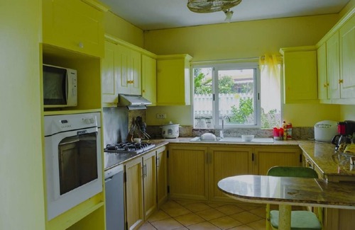 Trou d'Eau Douce House | Holiday home "Villa Radani" swimming pool and garden