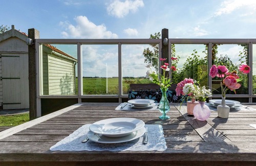 Pingjum House | Holiday home with garden in Pingjum