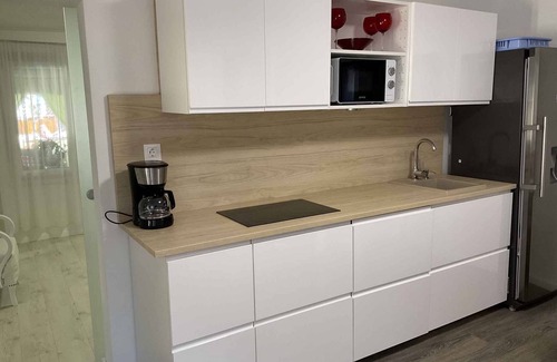 Balatonbereny House | Holiday home with washing machine and oven outside