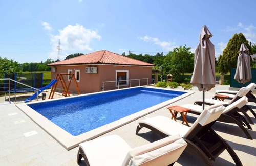 Melnica House | Holiday home with pool and children's playground
