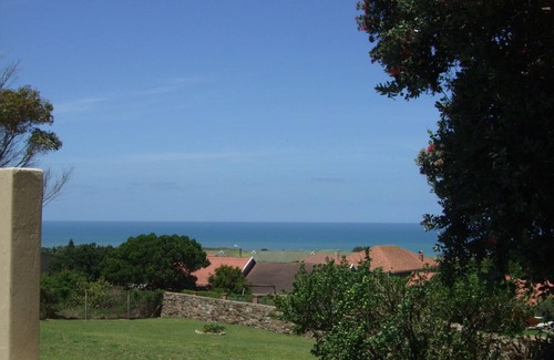 Port Alfred Apartment | holiday home with swimming pool in Port Alfred at the sunshine coast
