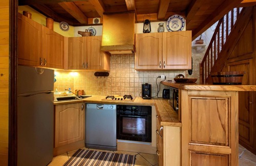 Pessac-sur-Dordogne House | Holiday house Pessac sur Dordogne for 1 - 5 persons with 3 bedrooms - Row house