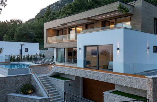 Baska Voda House | Holiday house Baška Voda for 1 - 8 persons with 4 bedrooms - Holiday apartment in one or multi-famil