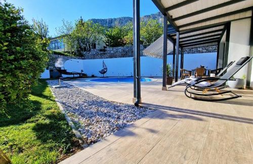 Klis House | Holiday house Boost with heated pool