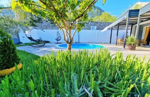 Klis House | Holiday house Boost with heated pool