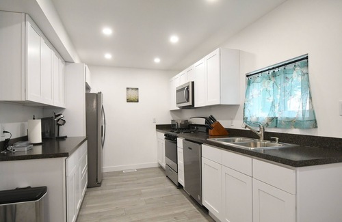 Michigan City House | Holiday House! Fully Renovated House, Minutes to EVERYTHING, Pet Friendly!