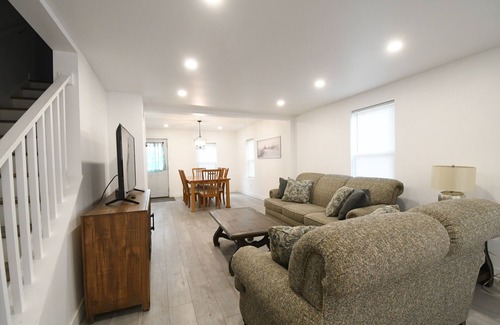 Michigan City House | Holiday House! Fully Renovated House, Minutes to EVERYTHING, Pet Friendly!