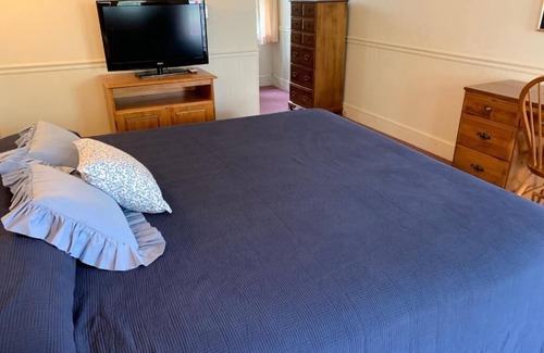 Scarborough Hotel | Holiday House Inn