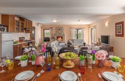 Orihi House | Holiday house Orihi for 1 - 12 persons with 4 bedrooms - Holiday home