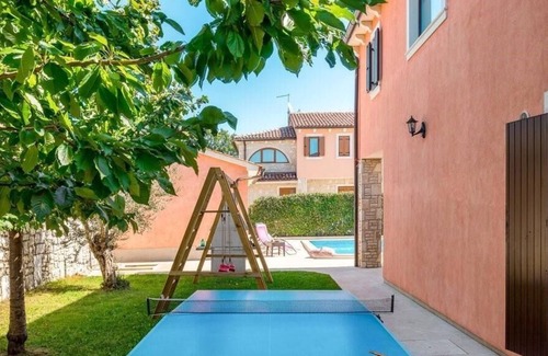 Orihi House | Holiday house Orihi for 1 - 12 persons with 4 bedrooms - Holiday home