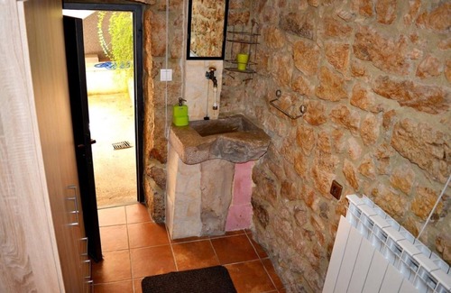 Zagvozd Villa | HOLIDAY HOUSE PETRA ,Zagvozd