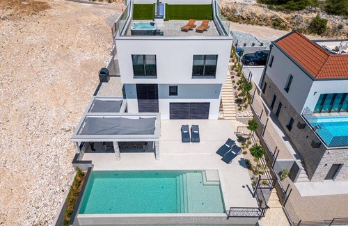 Zaboric House | Holiday house Sibenik for 1 - 10 persons with 5 bedrooms - Holiday house