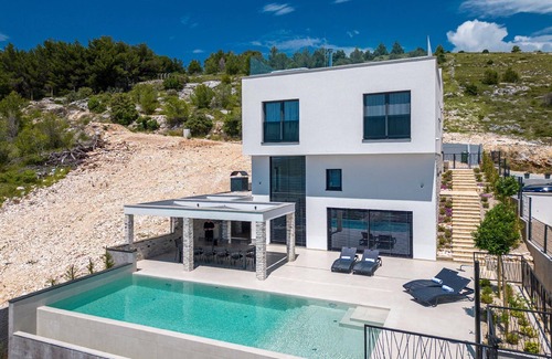 Zaboric House | Holiday house Sibenik for 1 - 10 persons with 5 bedrooms - Holiday house