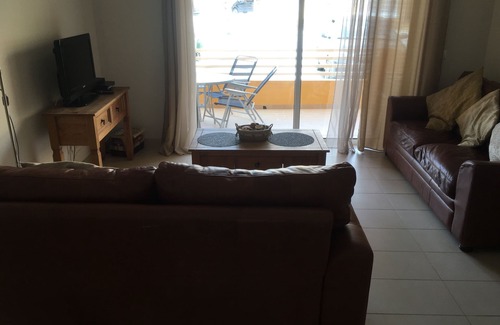 Canada Condo | Holiday House with Communal Pool and Air Conditioning