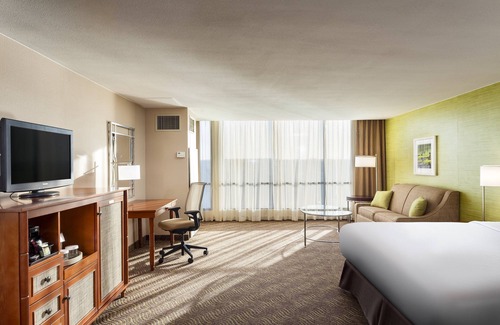 Rainey Street Historic District Hotel | Holiday Inn Austin -Town Lake by IHG