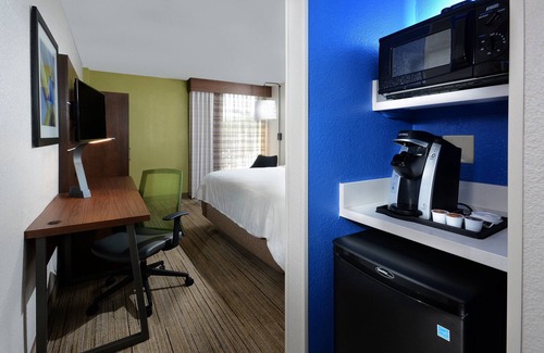 Danville Hotel | Holiday Inn Express Danville by IHG