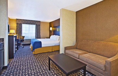 Wabash Hotel | Holiday Inn Express Hotel & Suites Wabash, an IHG Hotel