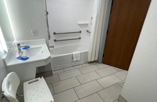 Las Vegas Hotel | Holiday Inn Express Hotel & Suites Las Vegas NM by IHG
