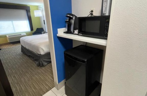 Las Vegas Hotel | Holiday Inn Express Hotel & Suites Las Vegas NM by IHG
