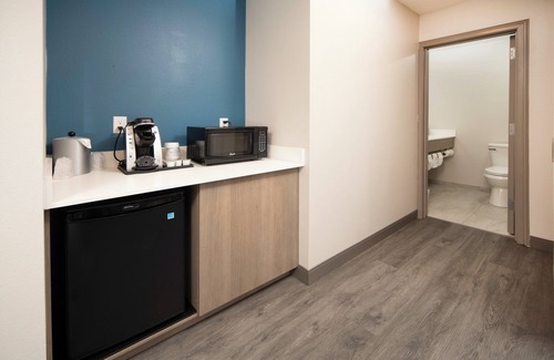 Indianapolis Hotel | HOLIDAY INN EXPRESS & SUITES INDIANAPOLIS - EAST by IHG