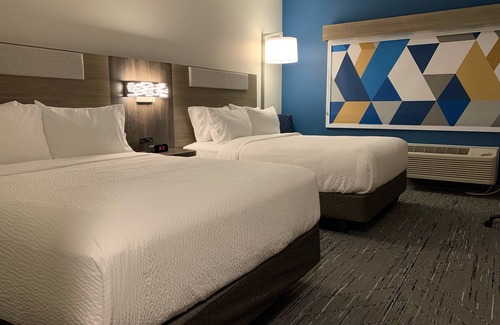 Courtenay Hotel | Holiday Inn Express & Suites Courtenay - Comox by IHG