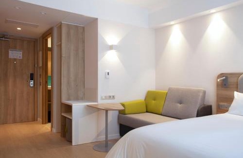 Sabadell Hotel | Holiday Inn Express & Suites Barcelona - Sabadell by IHG