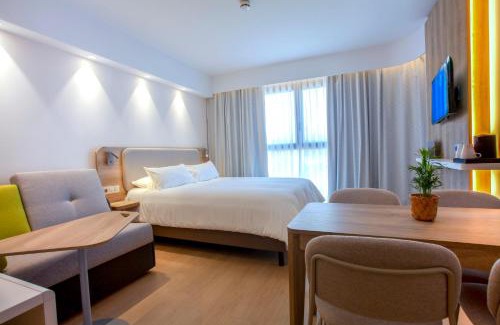 Sabadell Hotel | Holiday Inn Express & Suites Barcelona - Sabadell by IHG