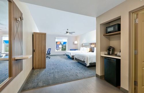 Far North Dallas Hotel | Holiday Inn Express & Suites North Dallas at Preston by IHG