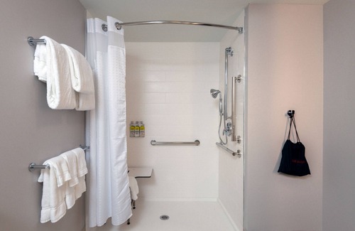 Downtown Tulsa Hotel | Holiday Inn Express & Suites Tulsa Downtown by IHG