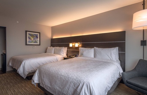 Downtown Tulsa Hotel | Holiday Inn Express & Suites Tulsa Downtown by IHG