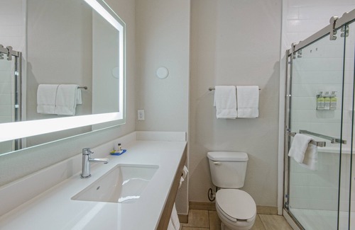 South Side Hotel | Holiday Inn Express Hotel & Suites Corpus Christi by IHG
