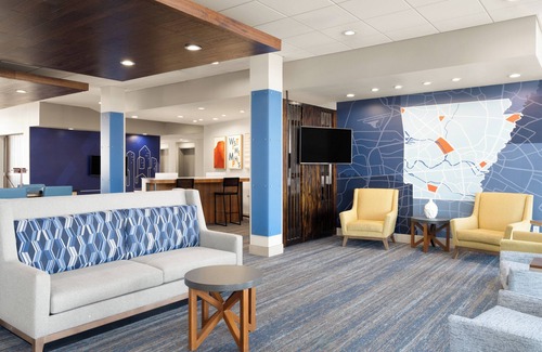West Memphis Hotel | Holiday Inn Express and Suites West Memphis by IHG