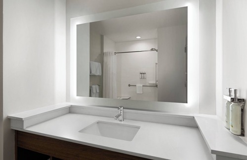 West Memphis Hotel | Holiday Inn Express and Suites West Memphis by IHG