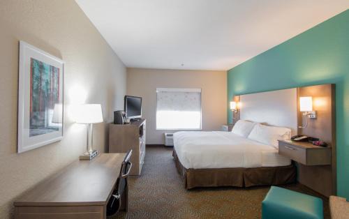 Lake City Hotel | Holiday Inn & Suites Lake City by IHG